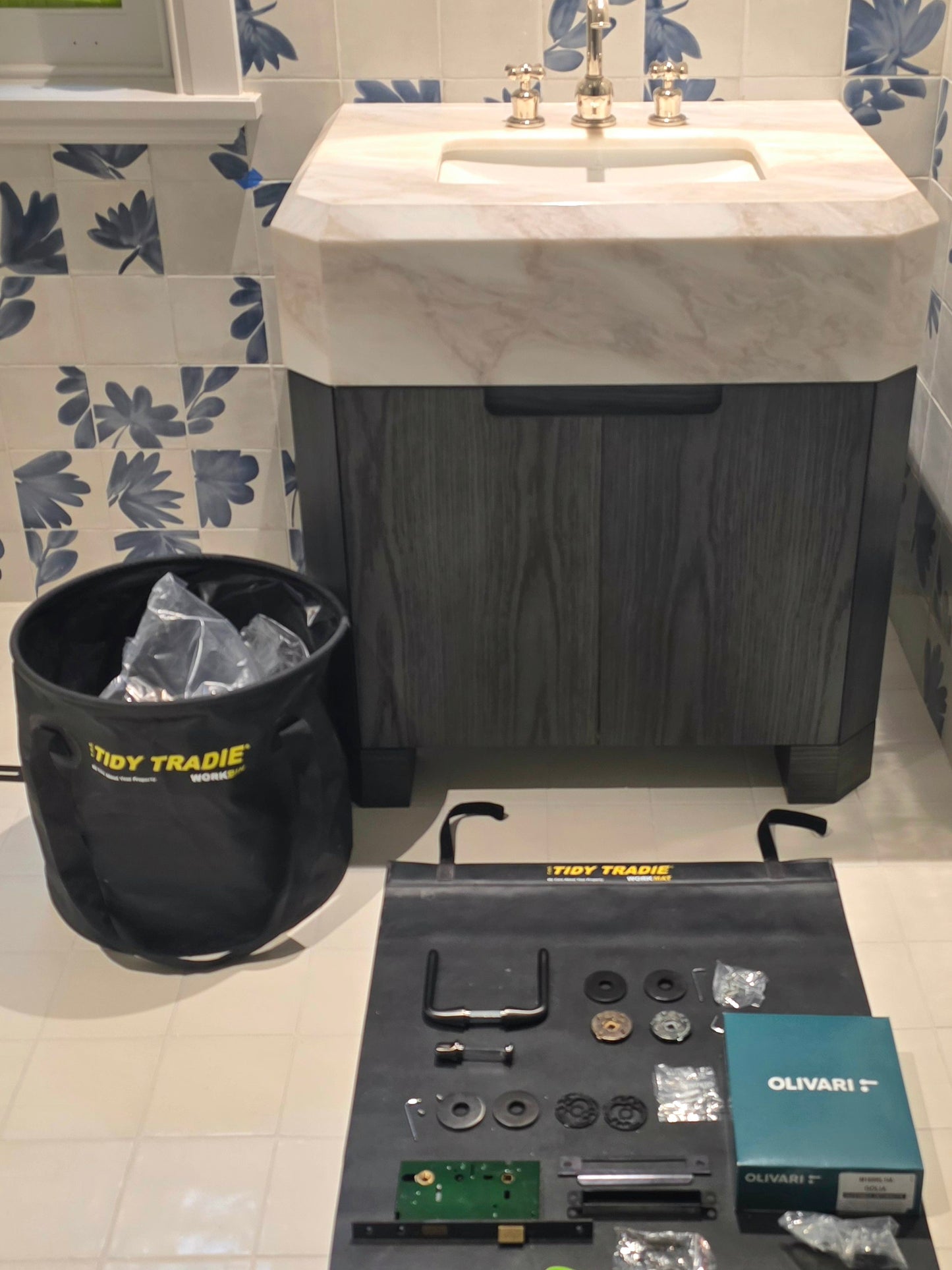 New TIDY TRADIE Work Mat 2.0 medium size and large TIDY TRADIE Work Bin 50Ltr.